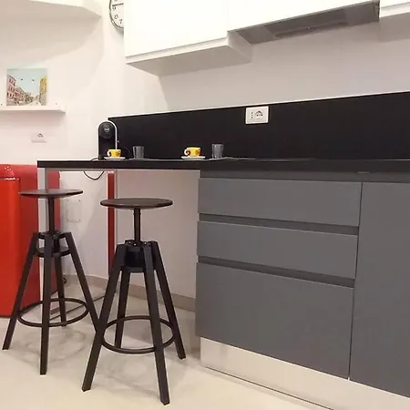 Il Monolocale Del Corso 288 I.u.n. Q6527 *